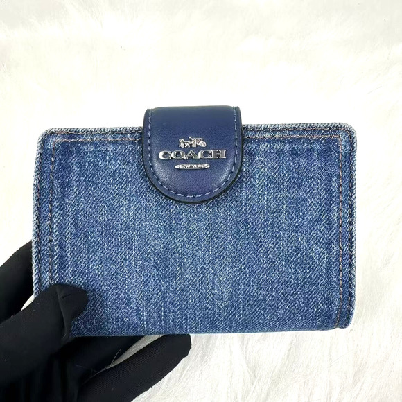 Coach Medium Corner Zip Wallet In Denim/Leather CAO96 NWT - Picture 1 of 7